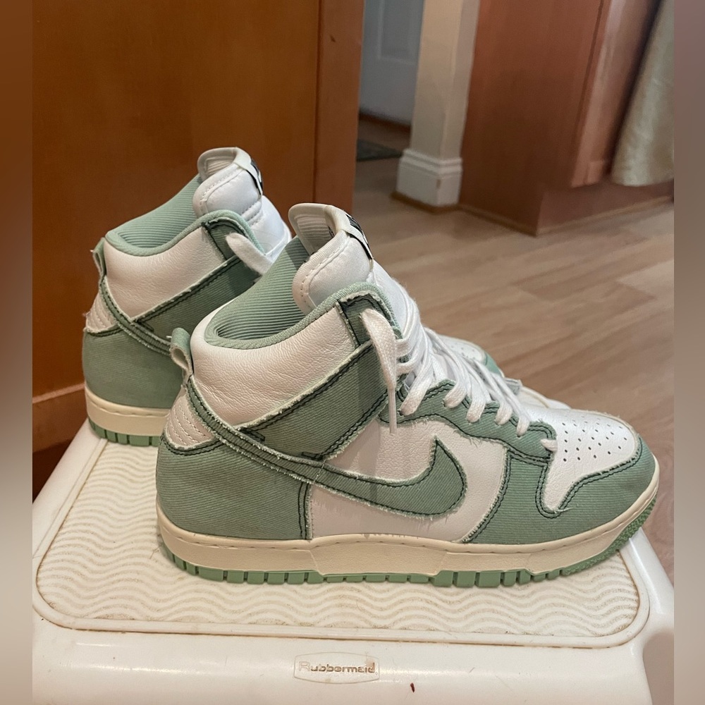 Nike high dunks 1985